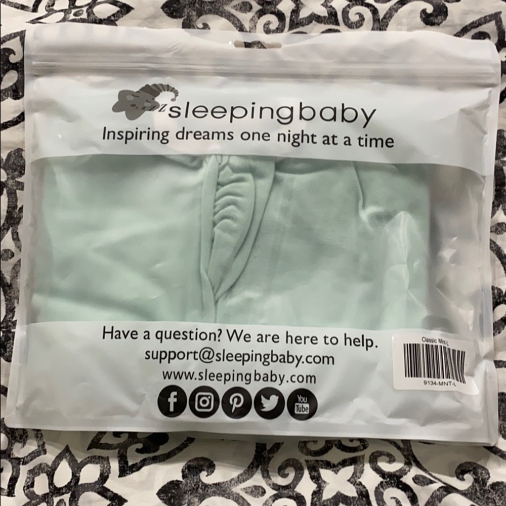 Brand new never used green zipadee zip size large